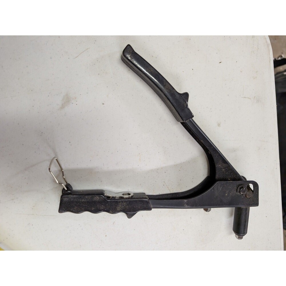 Arrow Fastener RL100 All Purpose Rivet Tool, Fastens Up To 3/16” Rivets - Picture 4 of 4